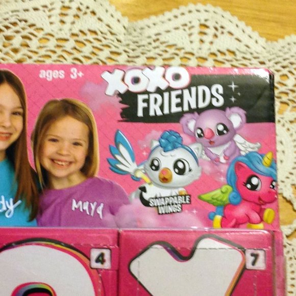 XOXO Surprise Pack 4, New Tic Tac Toy Miniature surprises Box Has Damage - Picture 4 of 9